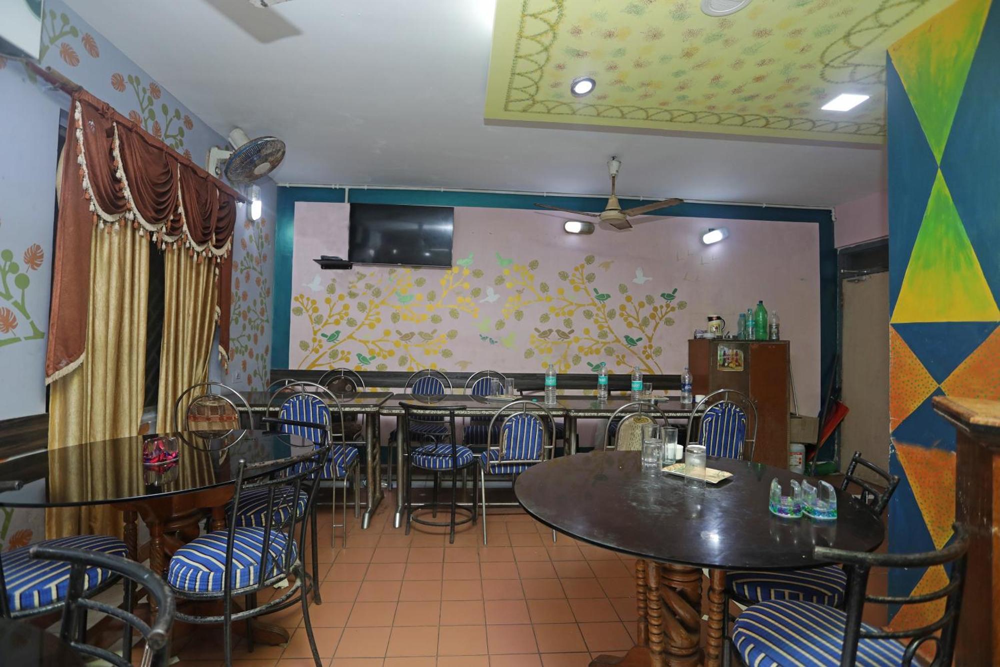 Super Capital O Ashraya Hotel