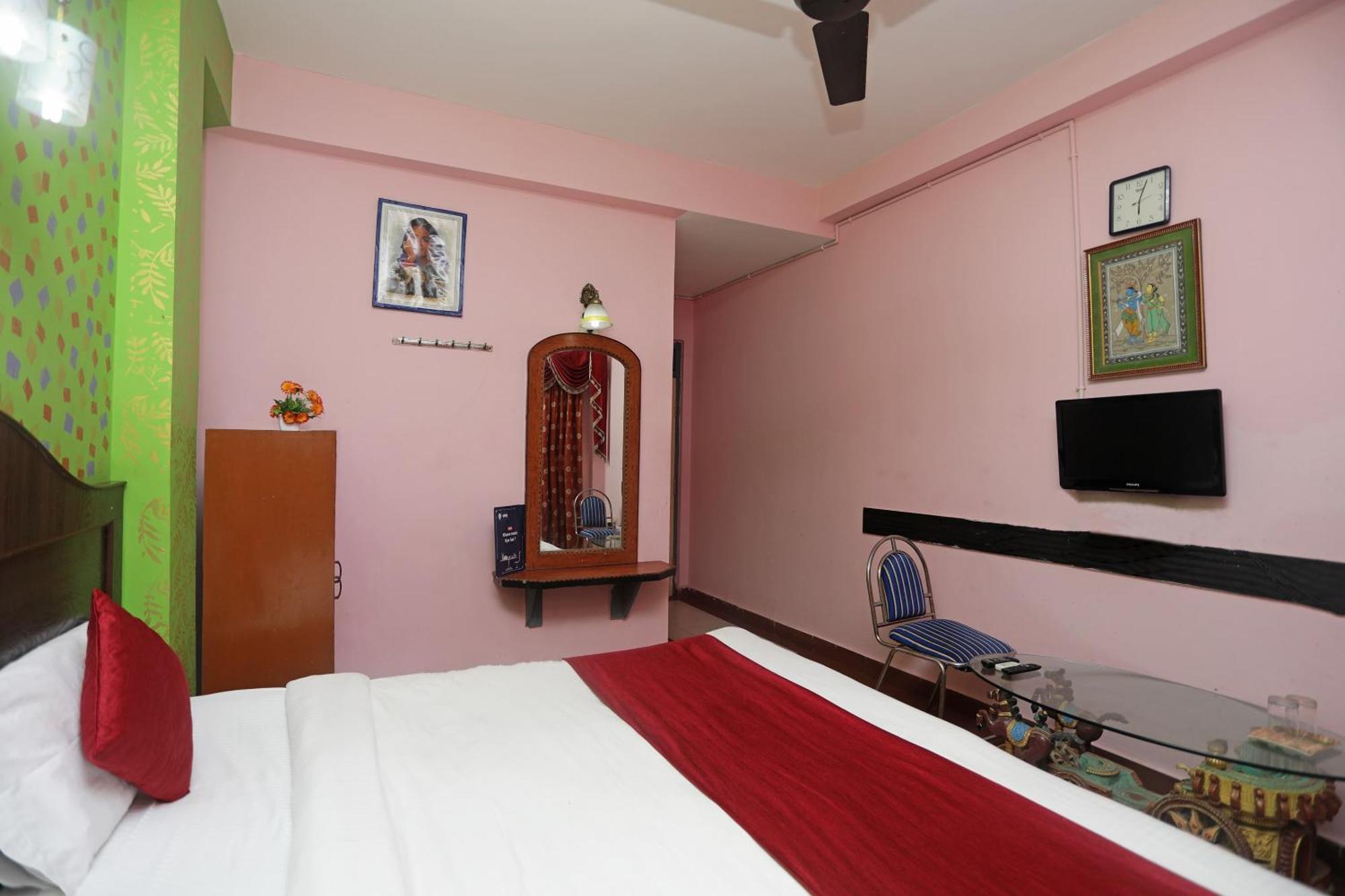Hotel Super Capital O Ashraya
