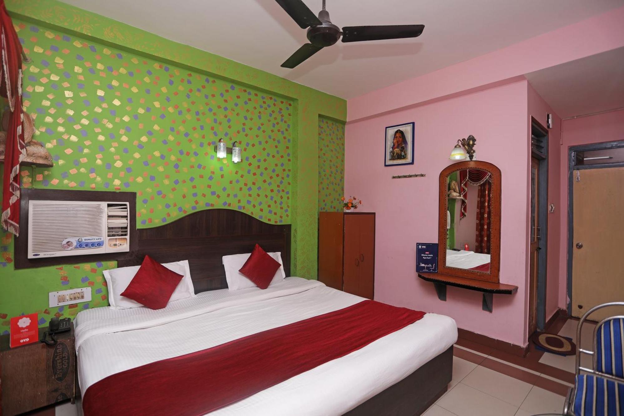 Super Capital O Ashraya Hotel